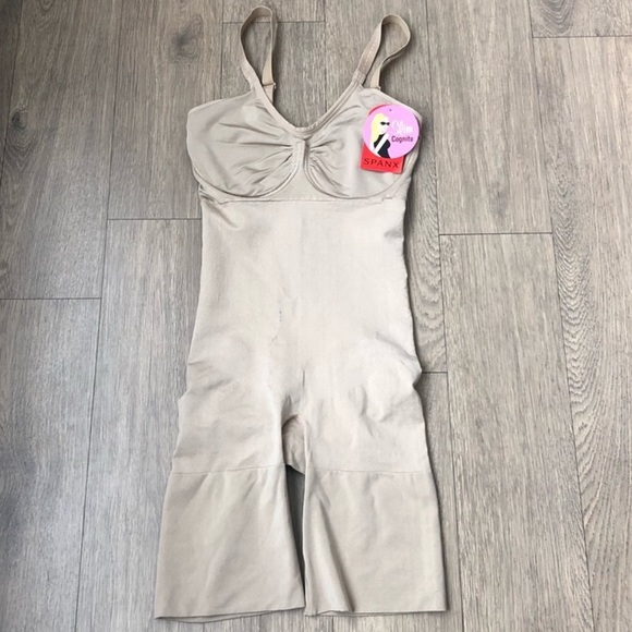 SPANX Other - NWT Nude SPANKS Bodysuit 2X